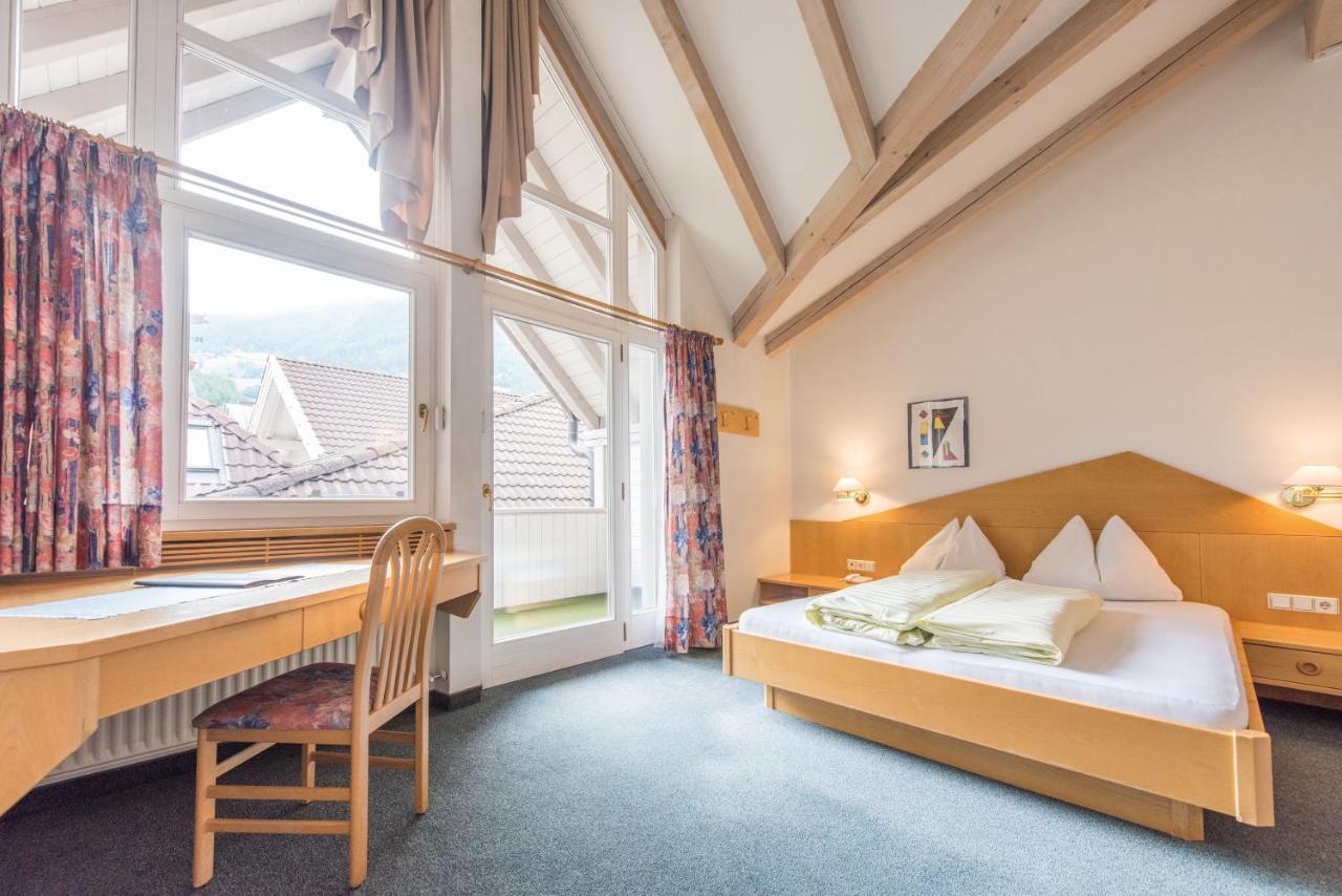 Hotel Fronza - Your Hike & Mountain Home Лутаго Екстериор снимка