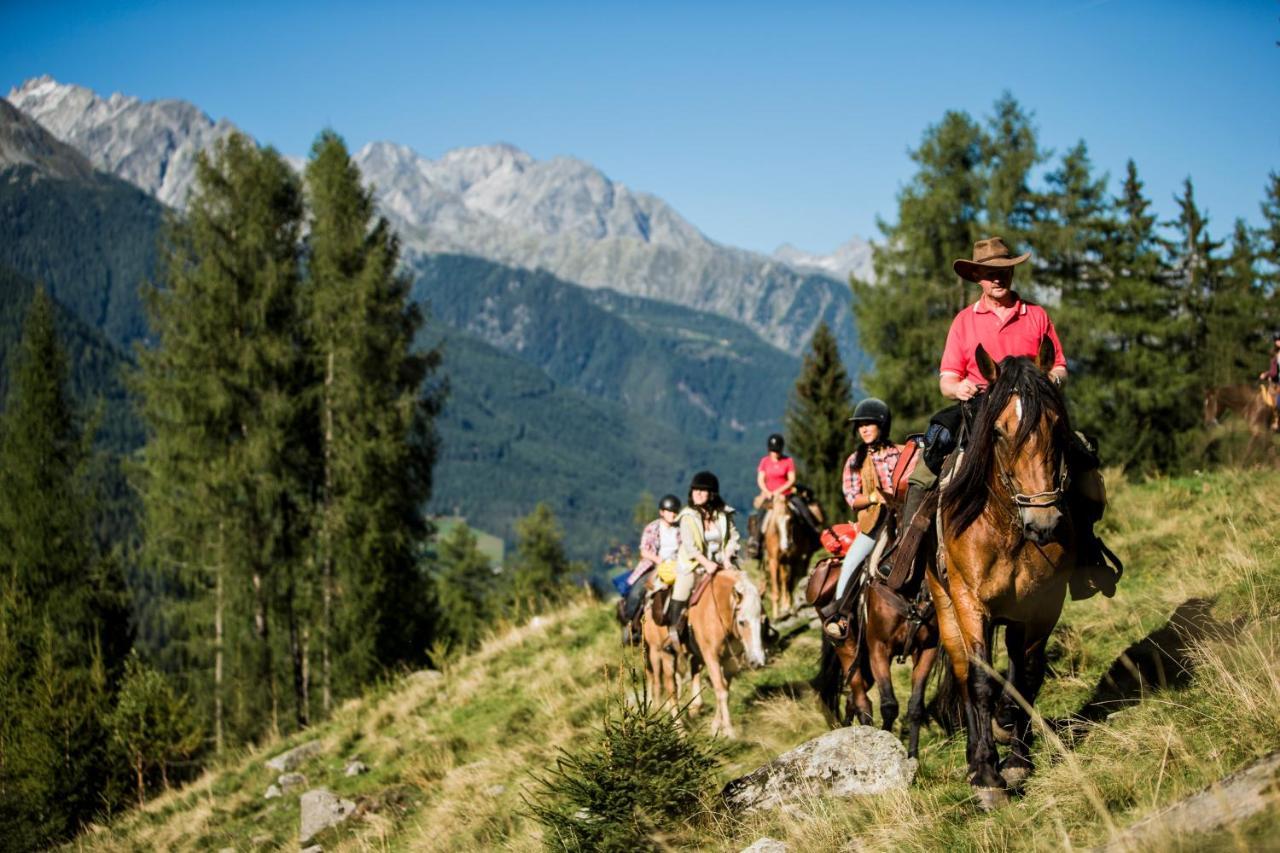 Hotel Fronza - Your Hike & Mountain Home Лутаго Екстериор снимка