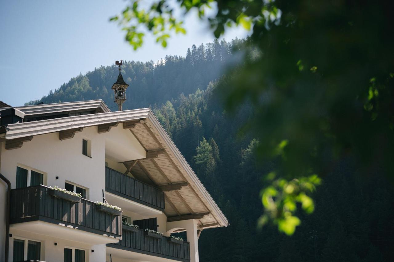 Hotel Fronza - Your Hike & Mountain Home Лутаго Екстериор снимка