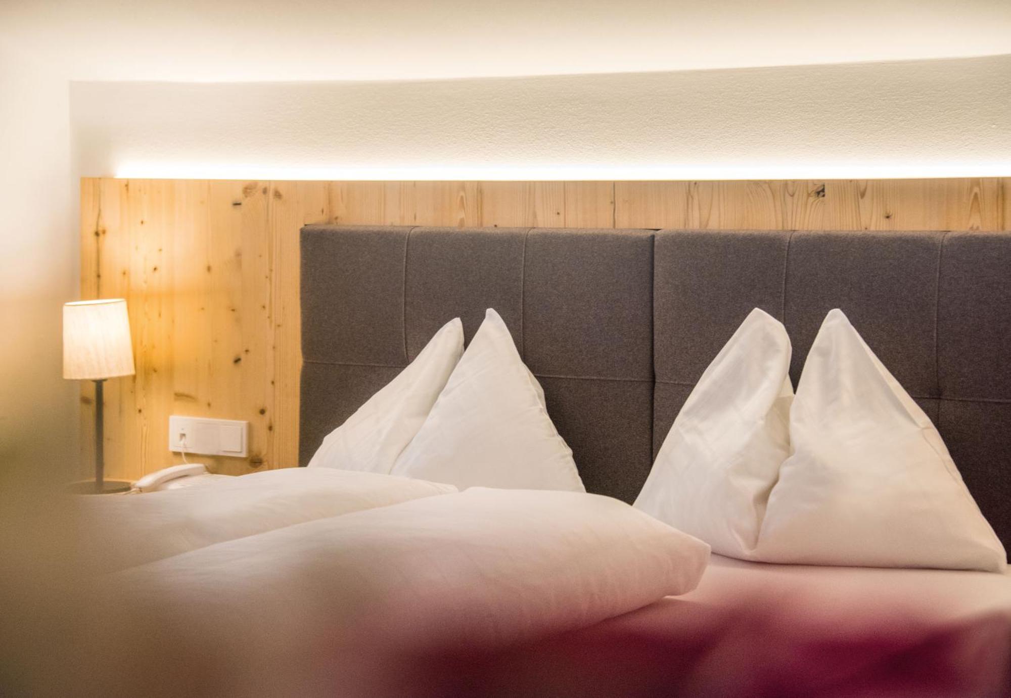 Hotel Fronza - Your Hike & Mountain Home Лутаго Стая снимка